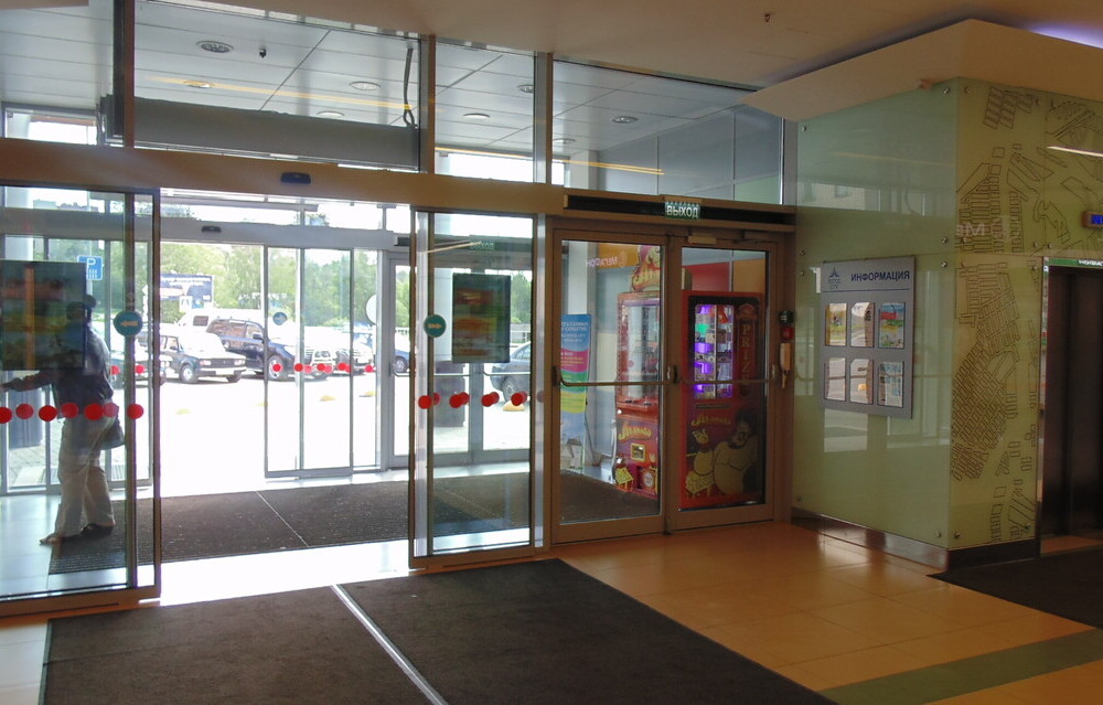 Многофункциональный торговый центр с парковкой автотранспорта - photo2