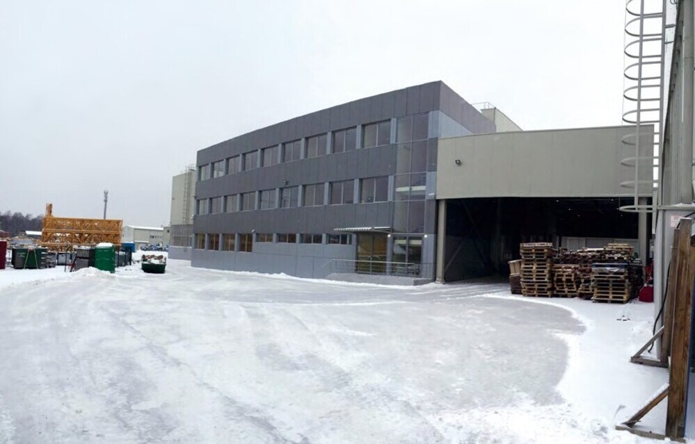 Здание склада запасных частей и пристроенное к нему административное (офисного) здание - photo1